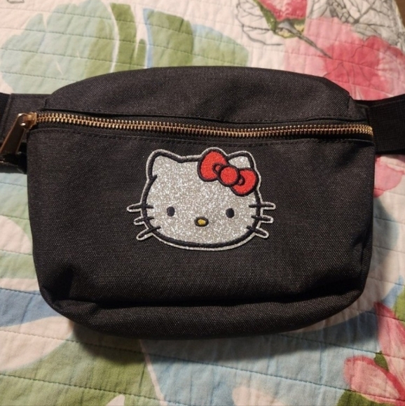 Herschel Fifteen Hip Pack with Hello Kitty Patch - Picture 1 of 9